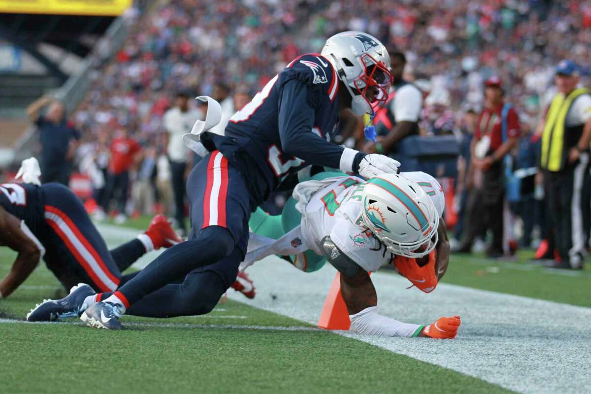 Miami Dolphins wide receiver Jaylen Waddle nominated for 2021