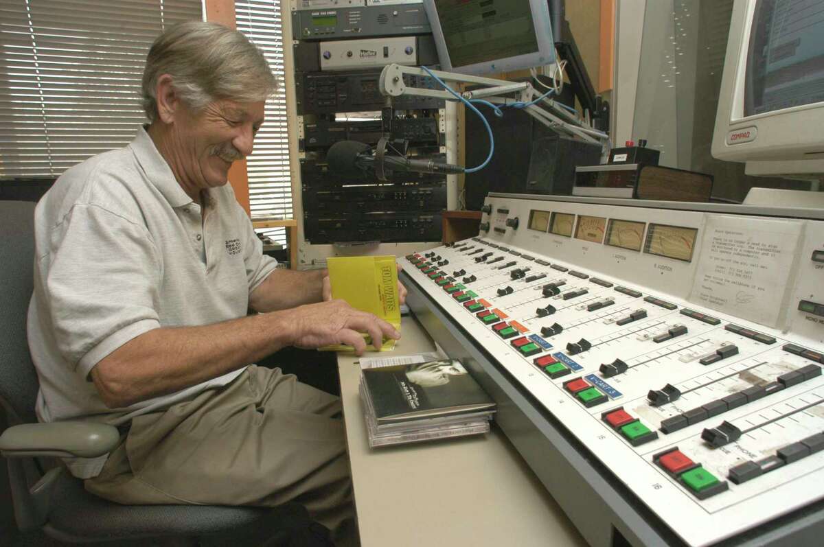 For decades, DJ Larry Winters captivated listeners of “Spare Change” from KPFT on Lovett in Houston. He chuckles in 2004 before tossing a Tom Waits song into the mix.