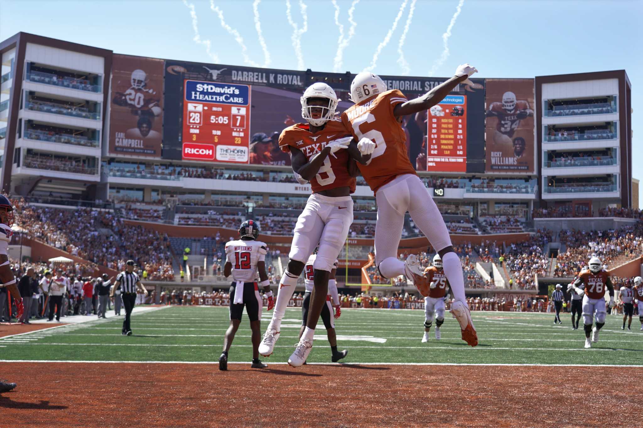 Texas QB Casey Thompson, WR Xavier Worthy earn Big 12 player of the