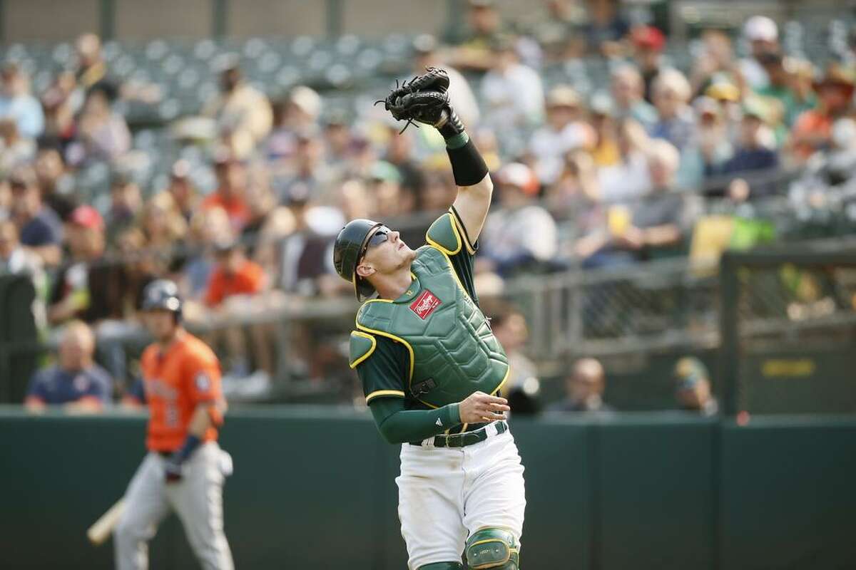 A's catcher Sean Murphy named Gold Glove finalist