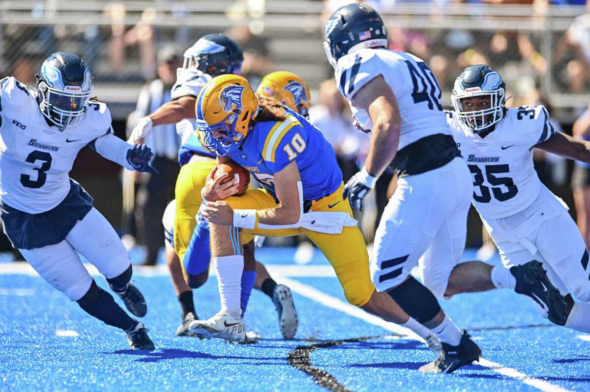 Elm City Trophy On the Line Saturday in Annual Crosstown Rivalry Game at  Southern Connecticut - University of New Haven Athletics