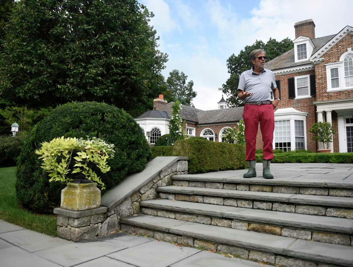 Owner of Greenwich’s Sleepy Cat Farm showcases estate’s garden in talk