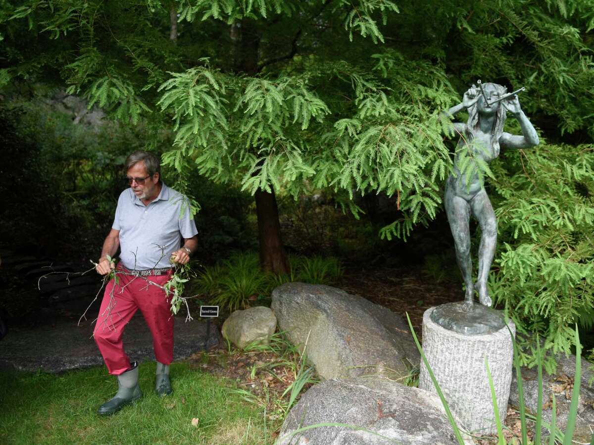 Sleepy Cat Farm A gardener’s garden blooms in Backcountry Greenwich