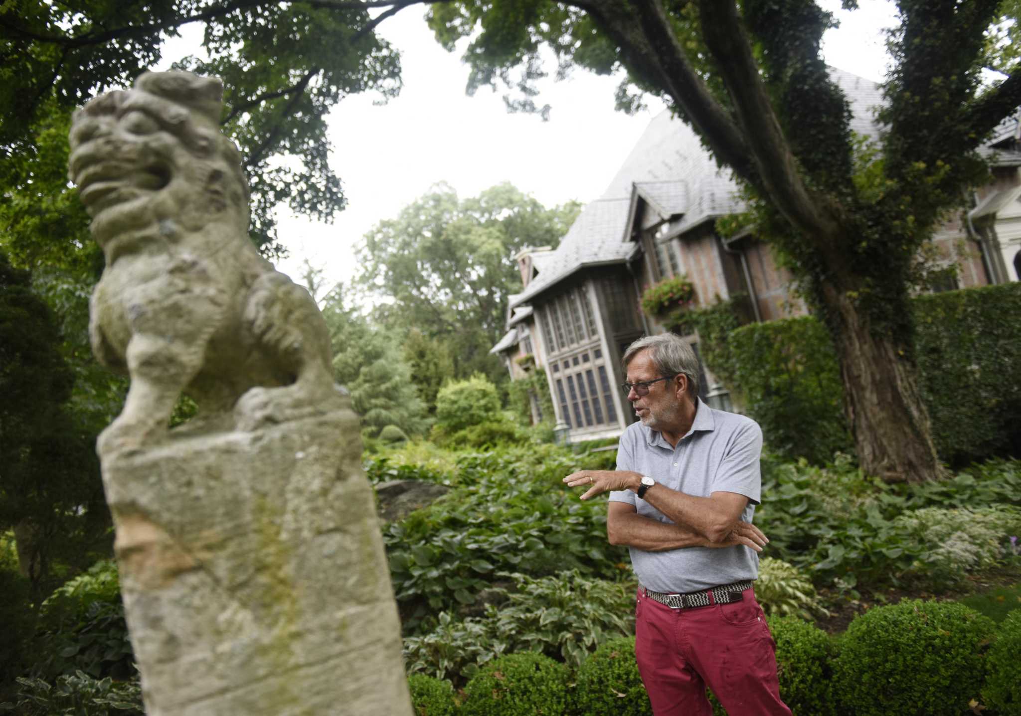 Owner of Greenwich’s Sleepy Cat Farm showcases estate’s garden in talk at Perrot Memorial Library