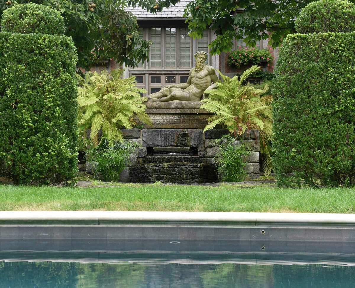 Sleepy Cat Farm A gardener’s garden blooms in Backcountry Greenwich