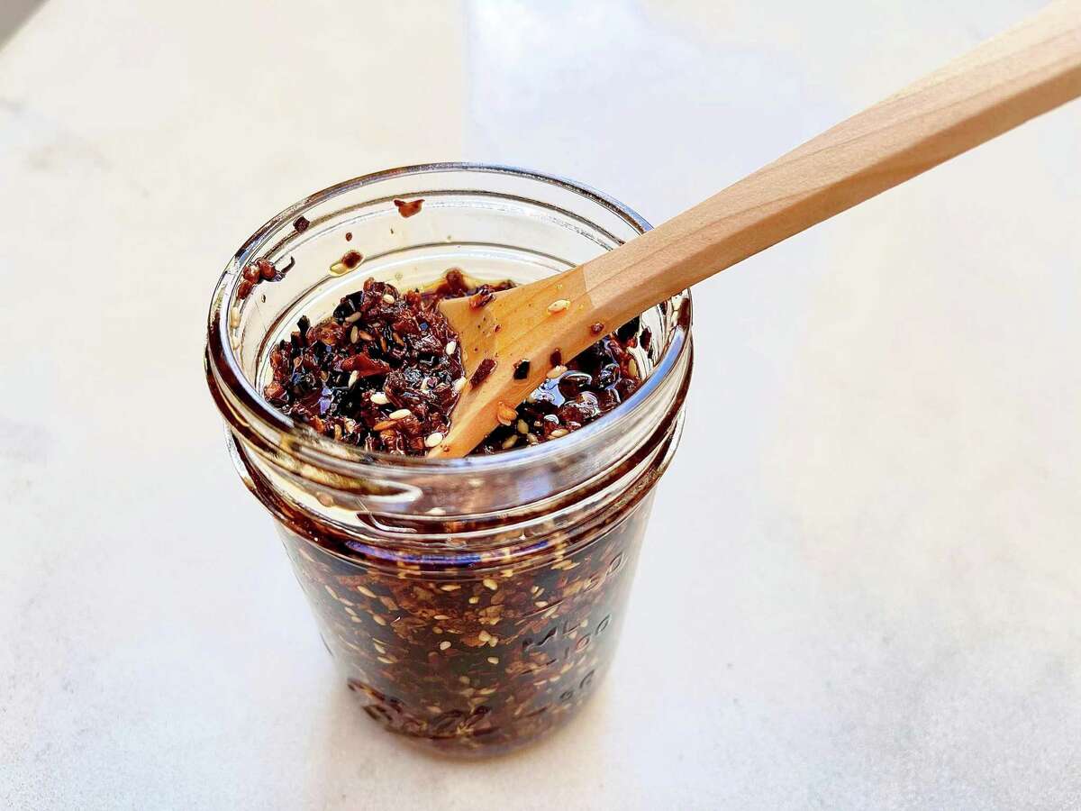 How to make your own chile crisp at home