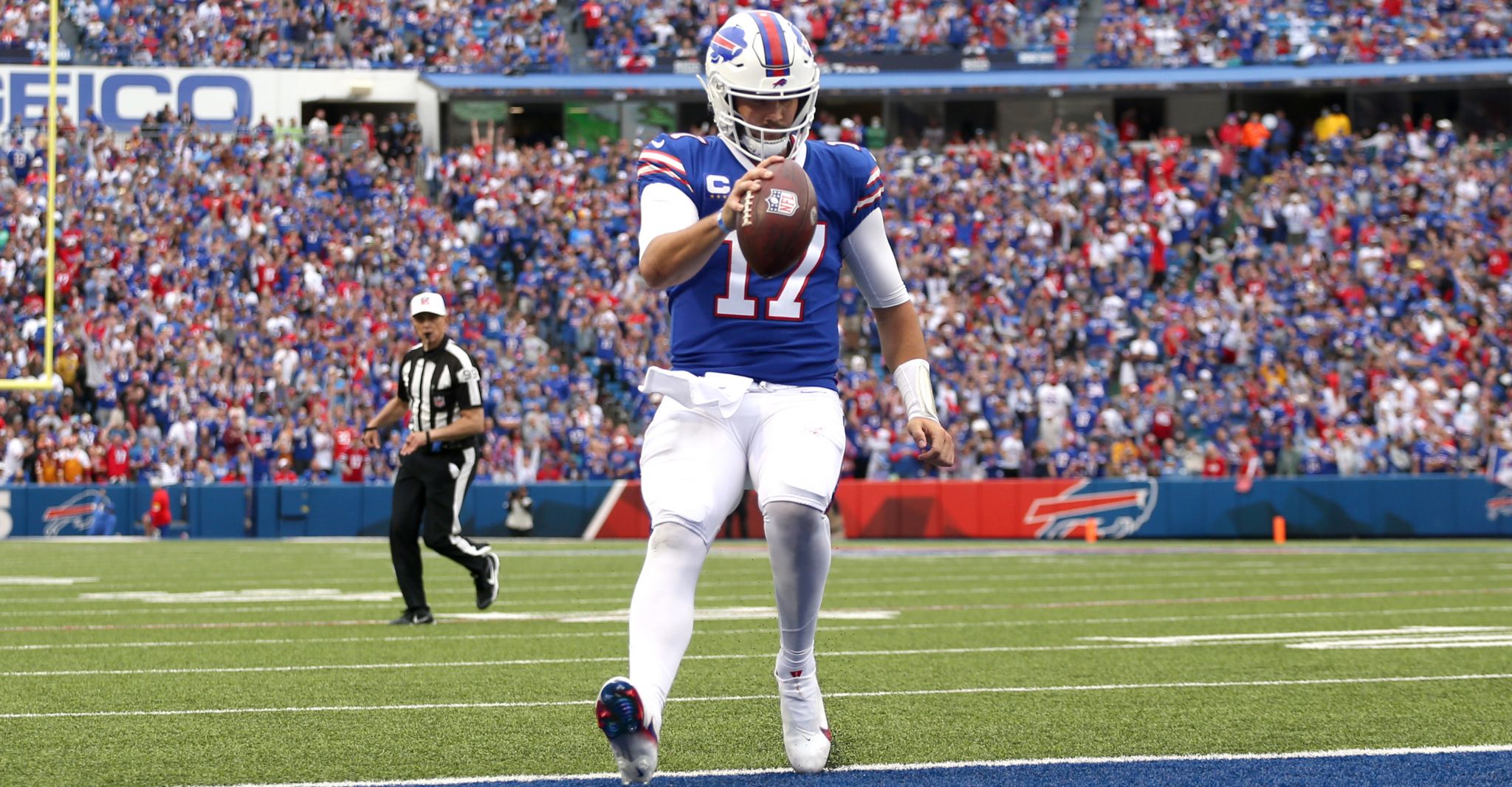 Texans' David Culley on Bills QB Josh Allen: 'He's the total package'