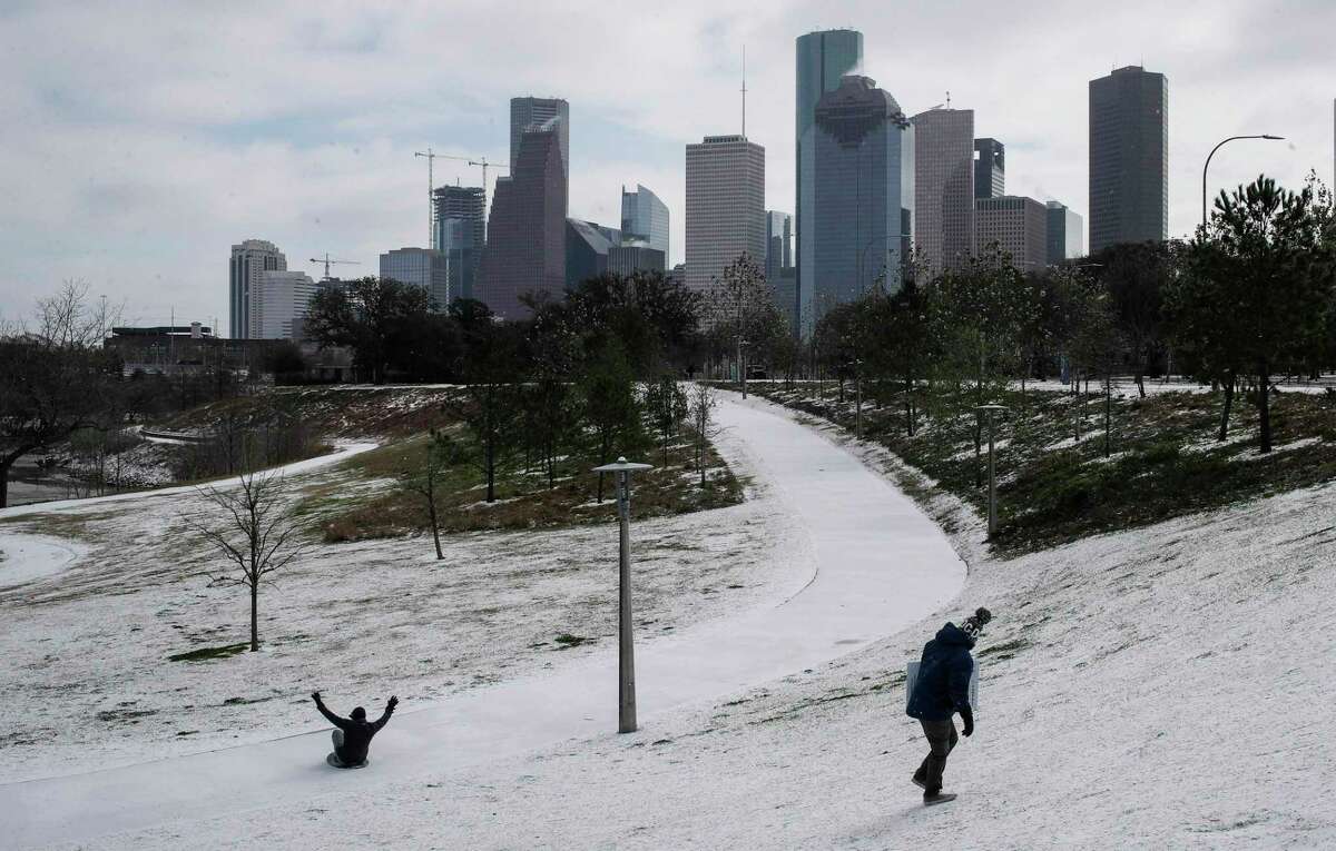 Astros aid Houston after winter storm