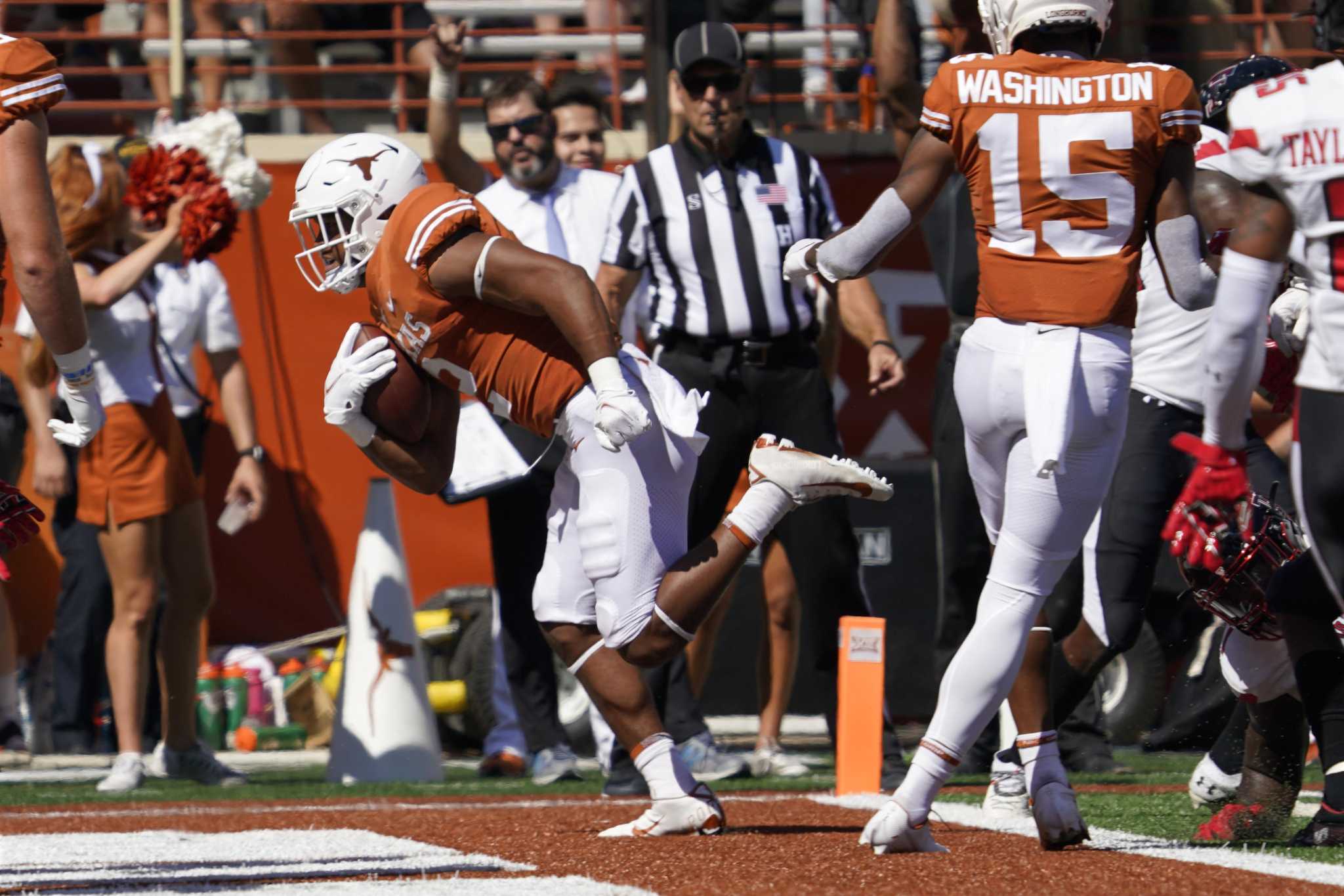 Roschon Johnson more than a backup for Texas