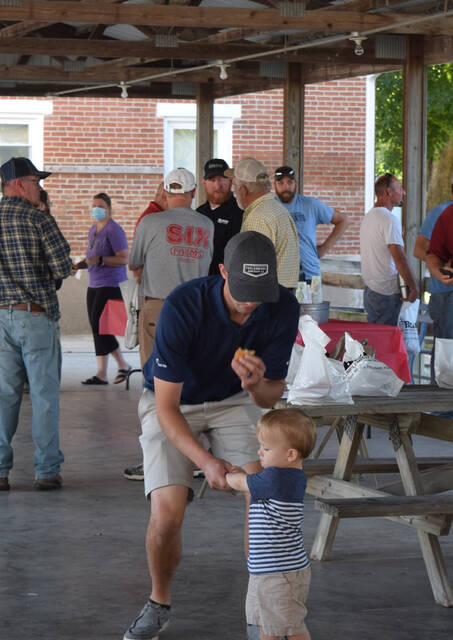 Community remembers Arenzville farmer with harvest - Vimarsana News