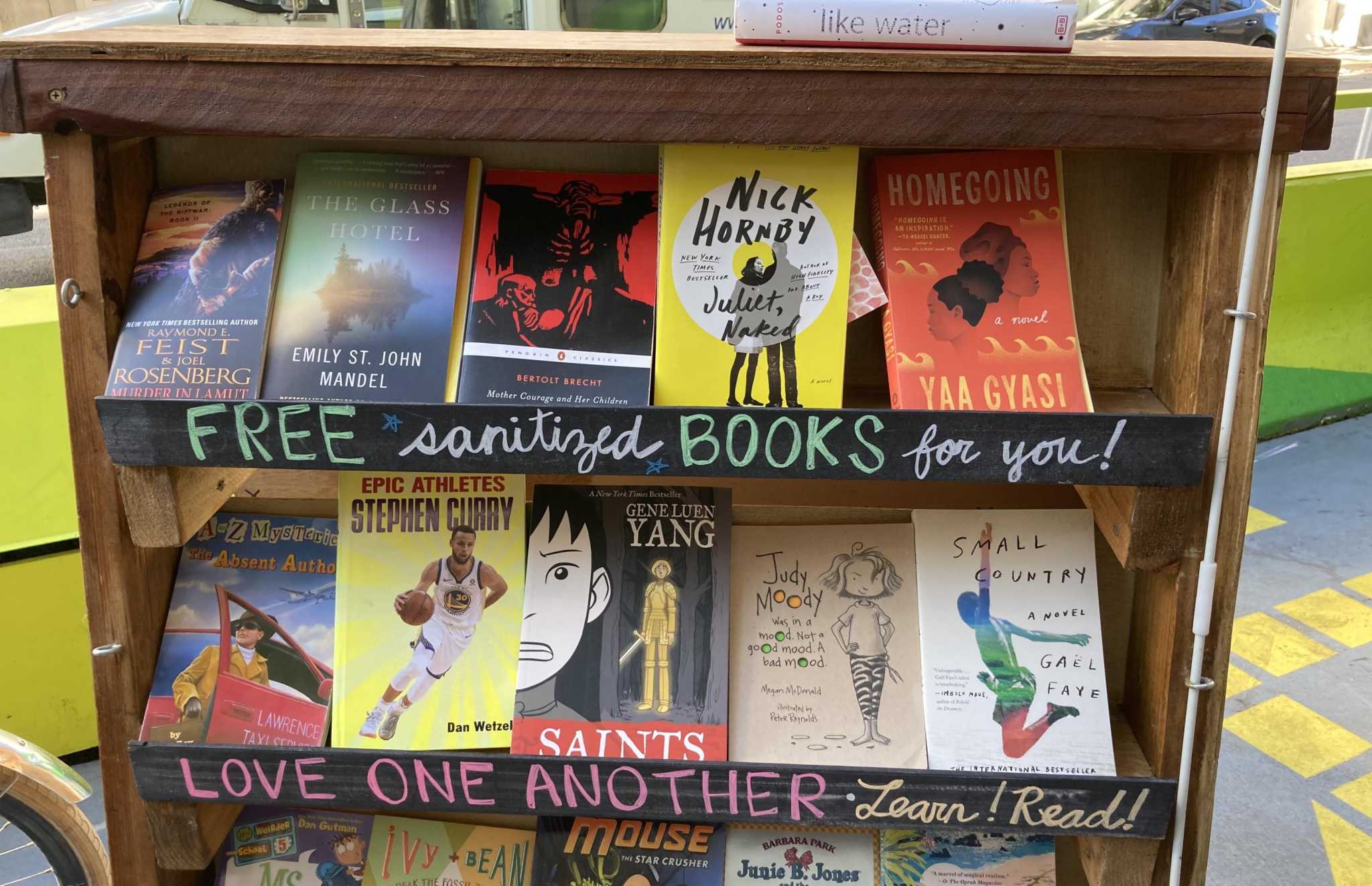 Introducing Bibliobicicleta: Free books on a bike in S.F.'s Tenderloin - Vimarsana News