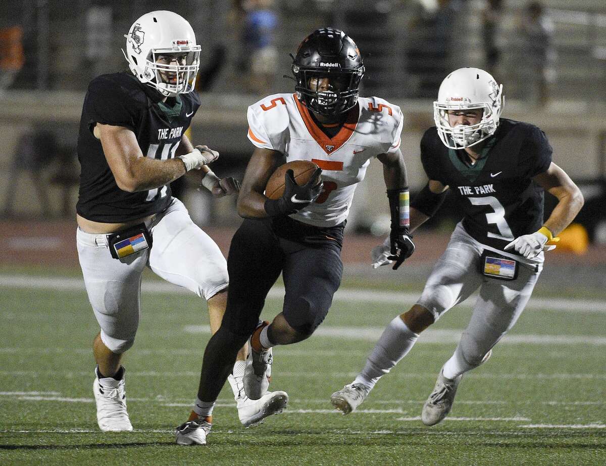 Texas City stays perfect with rout of Kingwood Park