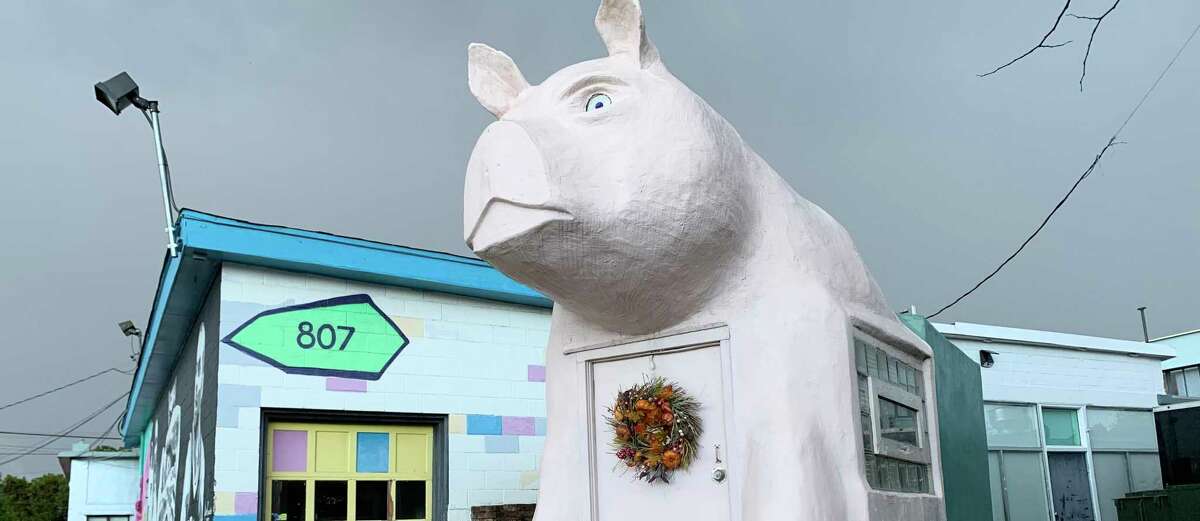 The so-called Big Pig today in Southtown. The stucco structure reportedly was built in 1935, but it’s unclear when it first was installed at the former Pig Stand diner location at 801 S. Presa St.