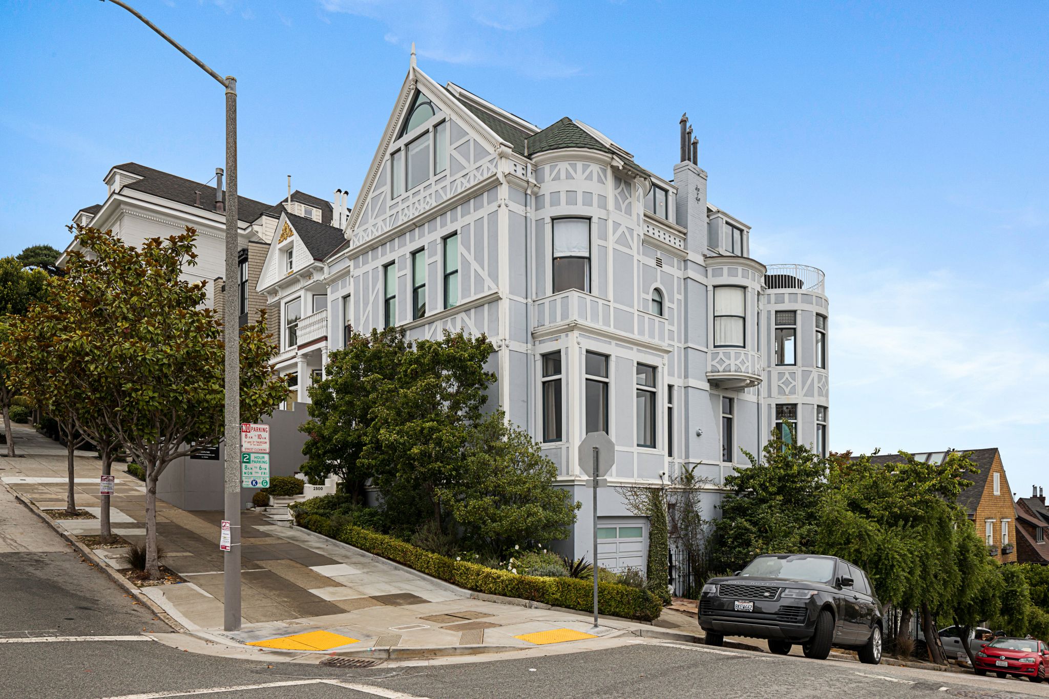 Iconic 1800s mansion in San Francisco's Pacific Heights listed at 17M