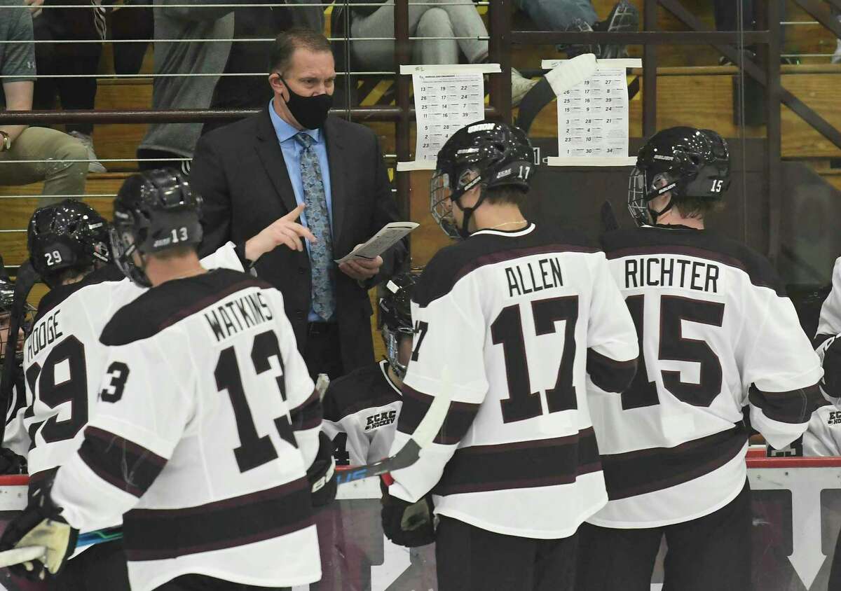 Union coach Rick Bennett, shown during an exhibition game against RPI earlier this season, resigned Friday. He served as an assistant coach with the Dutchmen for six years before serving as head coach for the past 11 years.