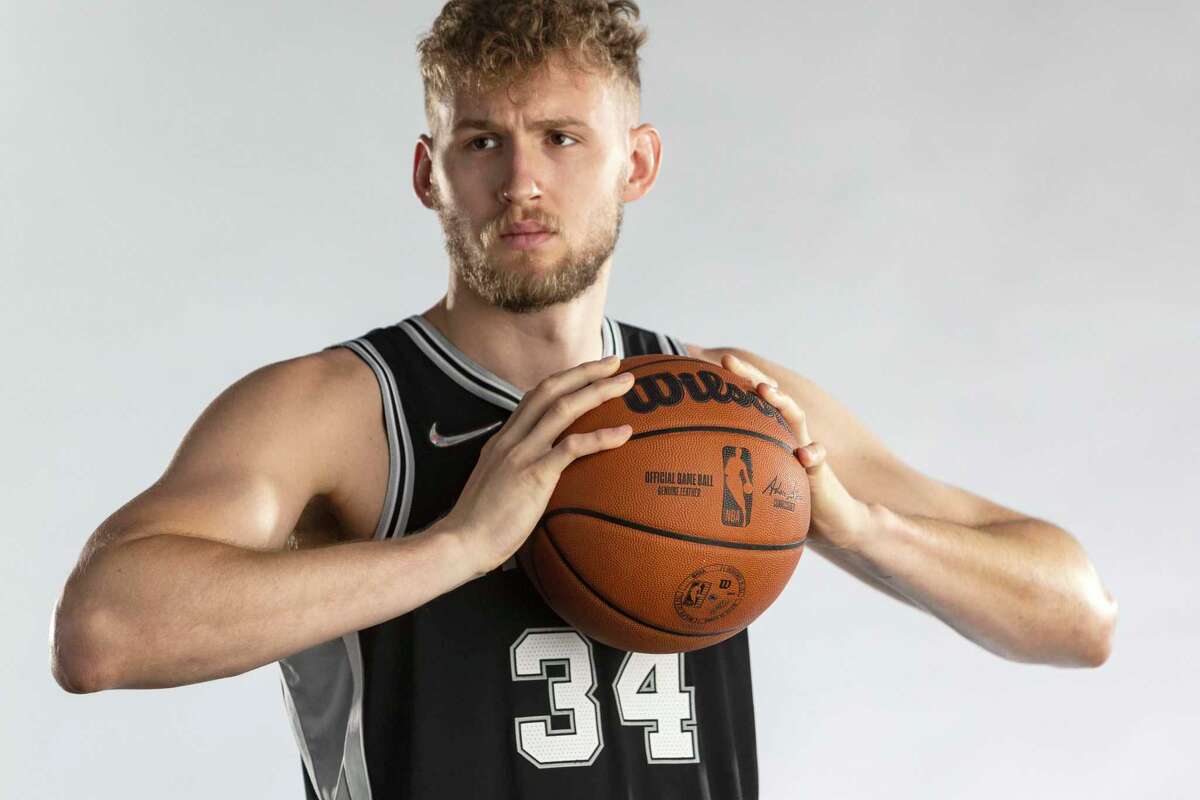 spurs-roster-2021-22-spurs-new-players-spurs-new-roster