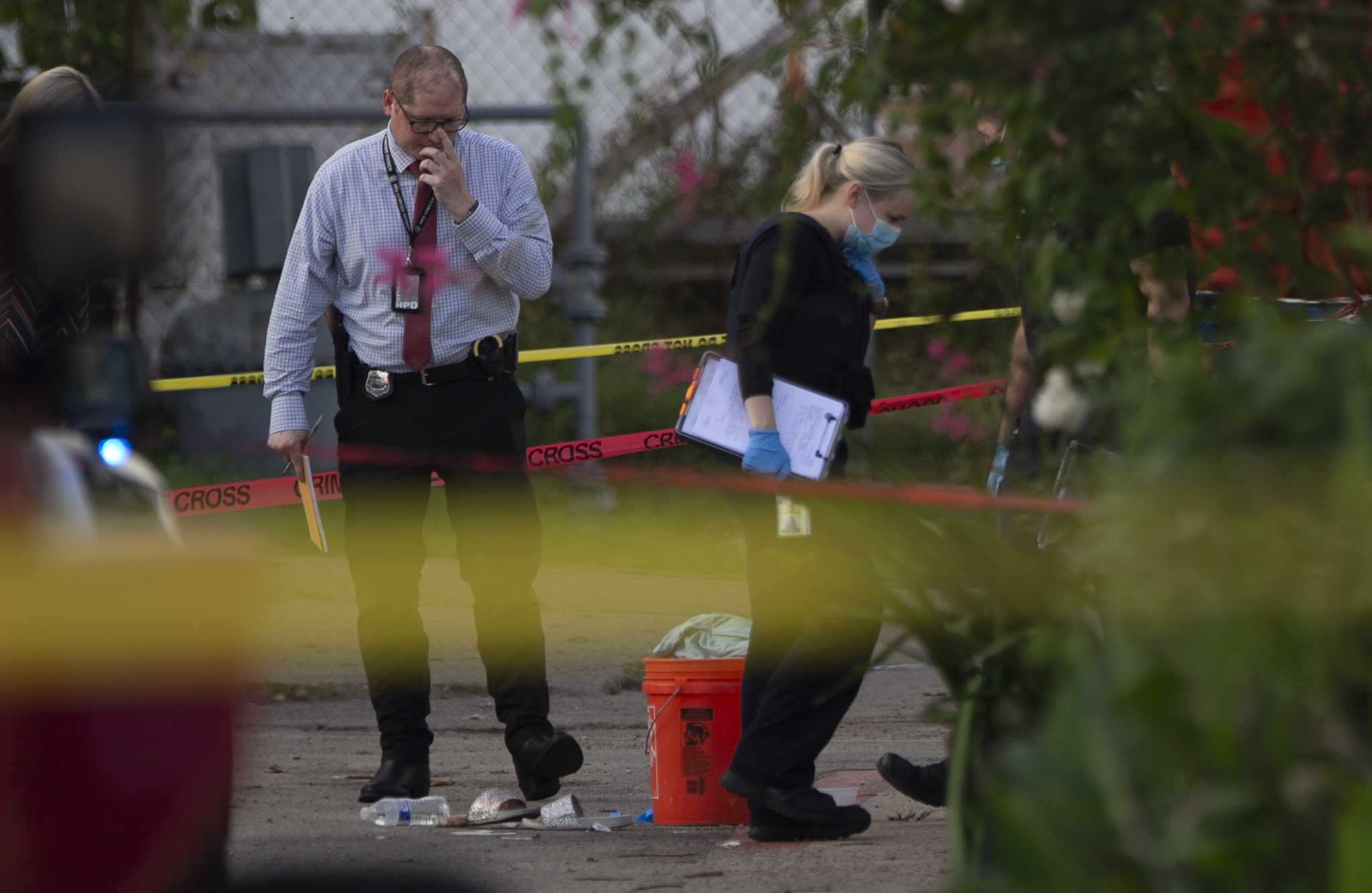1 killed, 3 injured in southeast Houston shooting