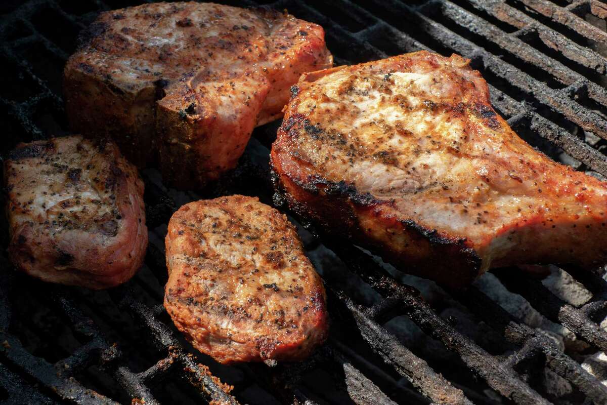 How to choose, prepare and cook the perfect pork chop, a tasty and