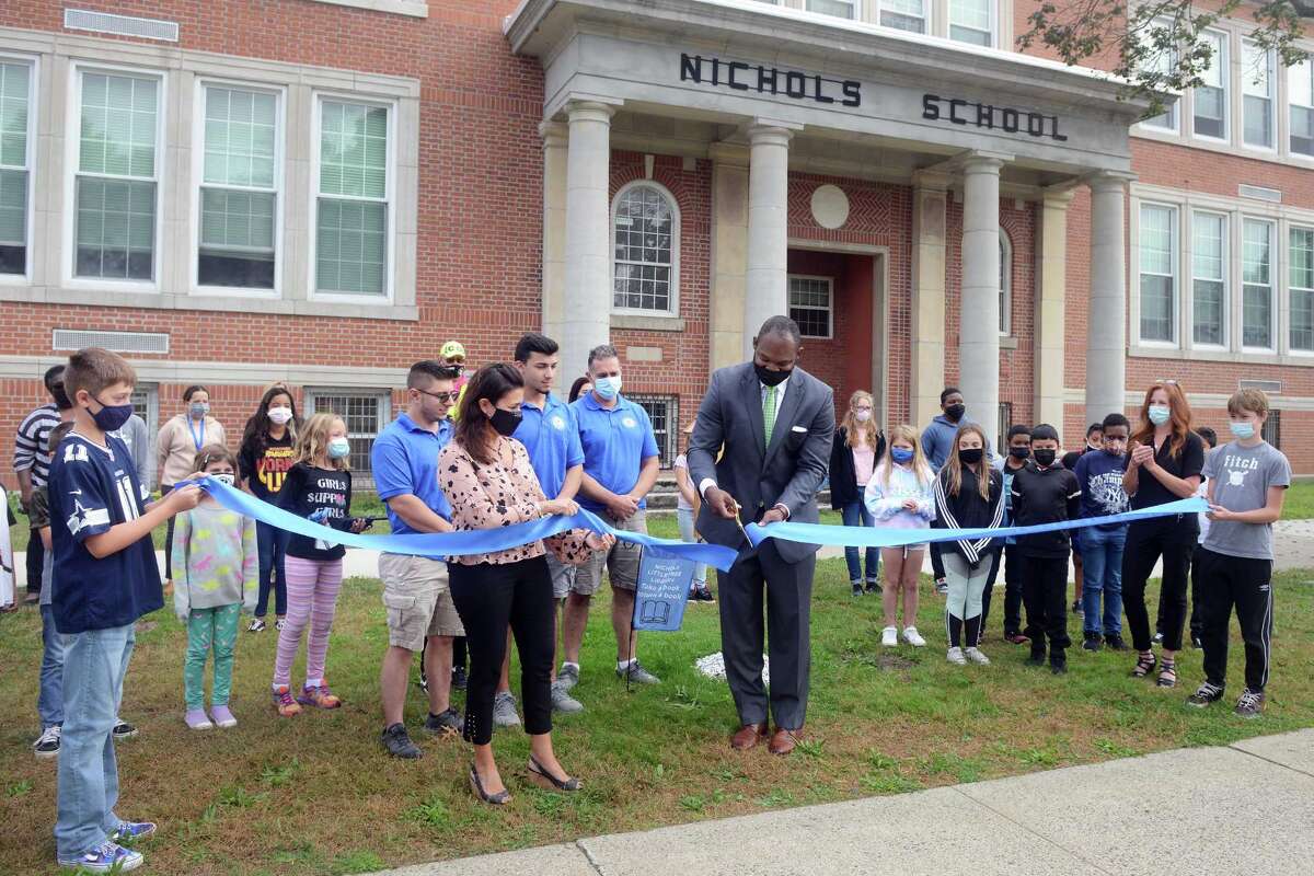 Stratford school dedicates ‘Little Free Library’ for community