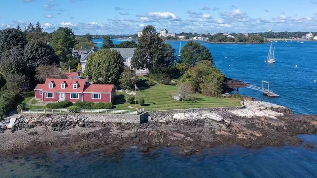 Spectacular Waterfront Estate From 1669 Is This Week's Oldest Home - Vimarsana News