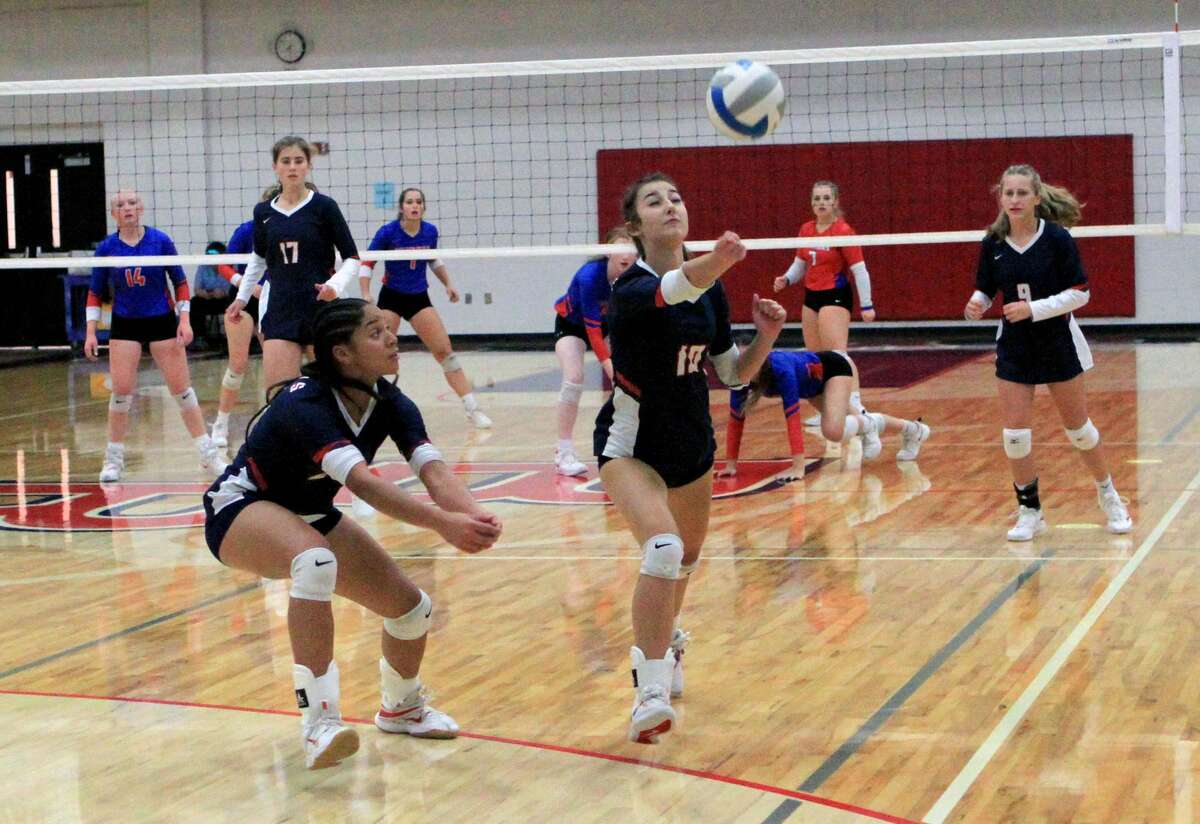 The Chippewa Hills volleyball team swept Big Rapids on the road Tuesday evening.