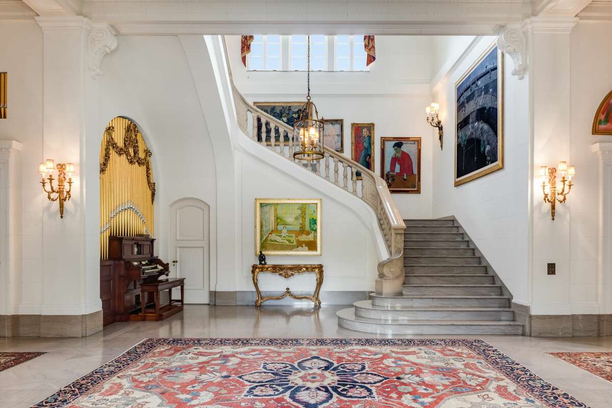 $32M Greenwich home is a replica of Marie Antoinette’s Versailles chateau