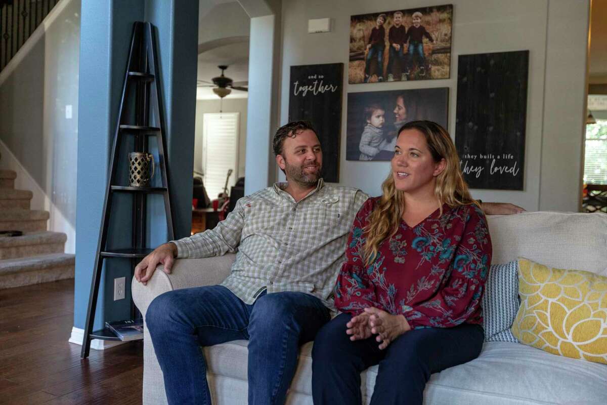 Jonathan y Shannon Badger han estado haciendo intercambios de casas durante seis años.  Dicen que es una excelente manera de combinar el tiempo en familia con el trabajo durante las vacaciones.