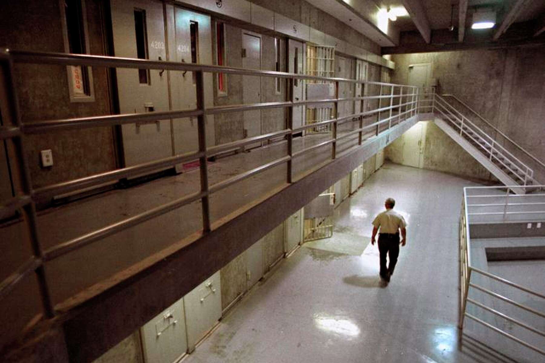 Newsom vetoes bill giving California prisoners a right to visitation