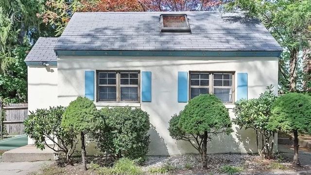 Tiny House With Extra-Large Price Is This Week's Most Popular Home - Vimarsana News
