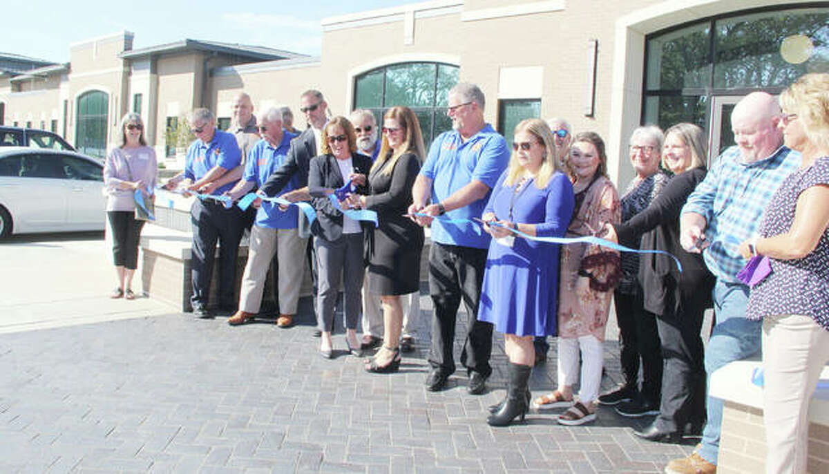 Roxana celebrates new 12.8M complex