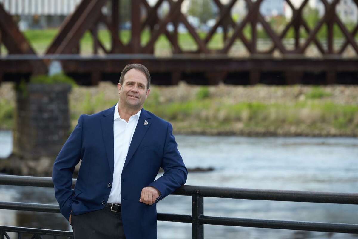 David Eldridge, running as a Democrat, is challenging longtime incumbent Mayor Mark Lauretti.
