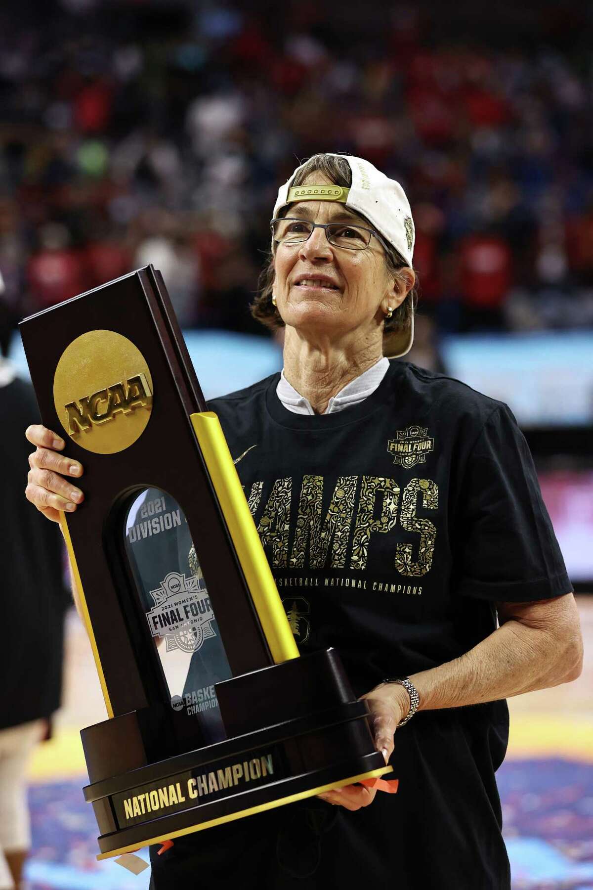 vanderveer-others-recall-women-s-basketball-s-evolution-with-title-ix