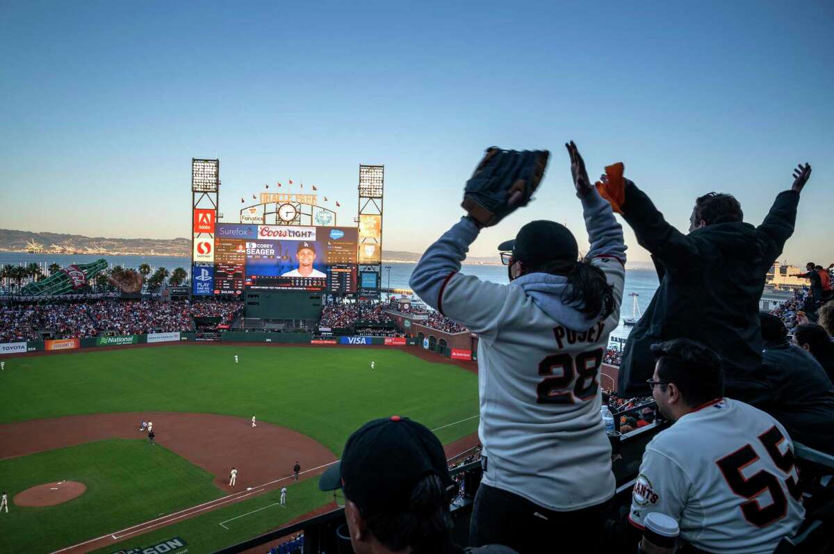 San Francisco Giants fans cheer on World Series champions
