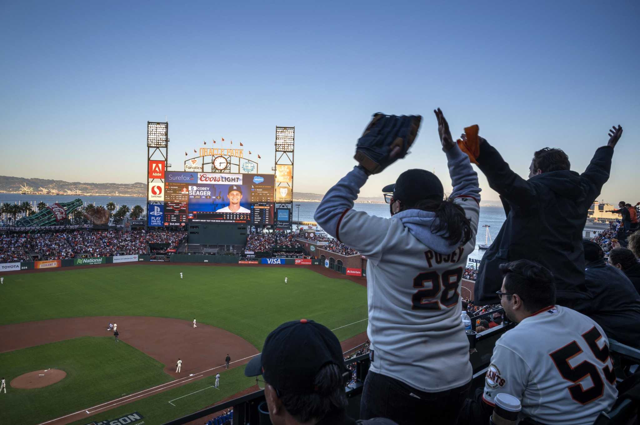 Here's what it was like inside Oracle Park for SF Giants' first