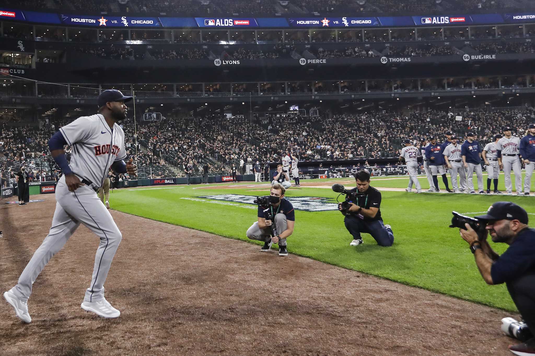 White Sox' Aaron Bummer, bullpen shut down Astros for ALDS Game 3 win – NBC  Sports Chicago