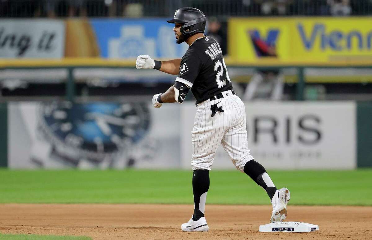 White Sox rally to upend Astros, stay alive in ALDS