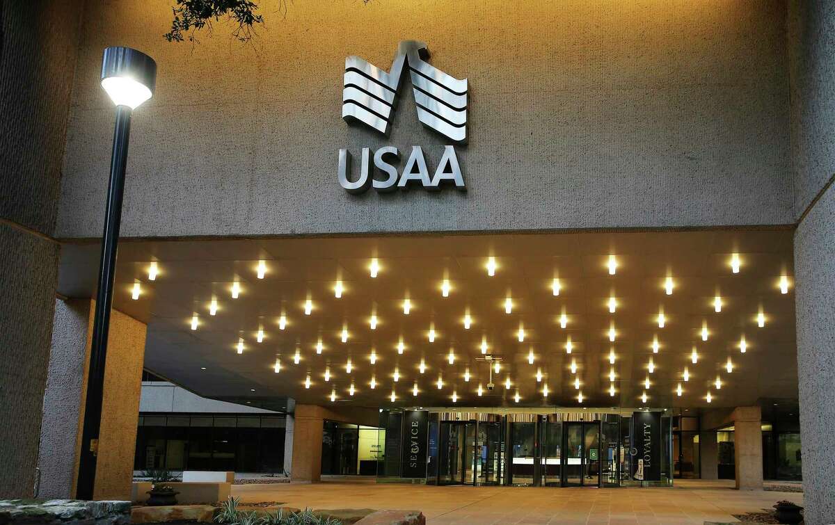 1 million stolen from USAA customer bank accounts, 2 women charged