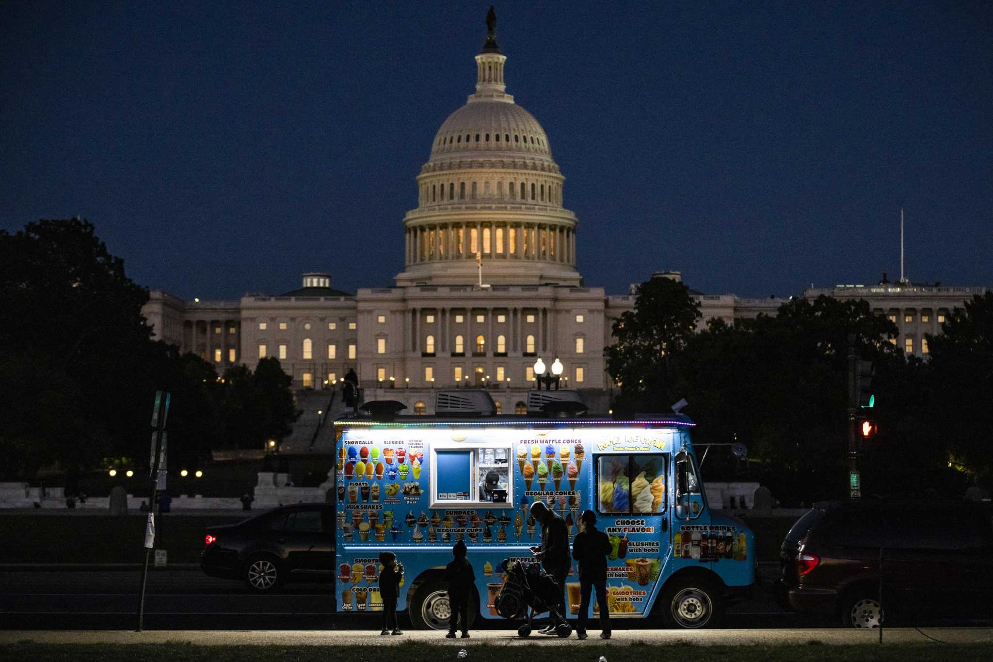 Douthat: Joe Manchin's choices on family policy - Vimarsana News