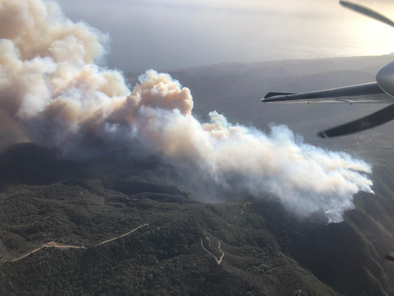 Strong winds and dry conditions fuel fires, close roads across California - Vimarsana News
