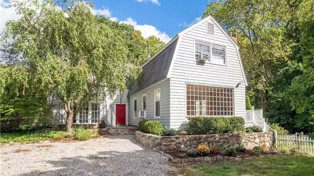 Built in 1700, Charming Connecticut Farmhouse Is the Week's Oldest Home - Vimarsana News