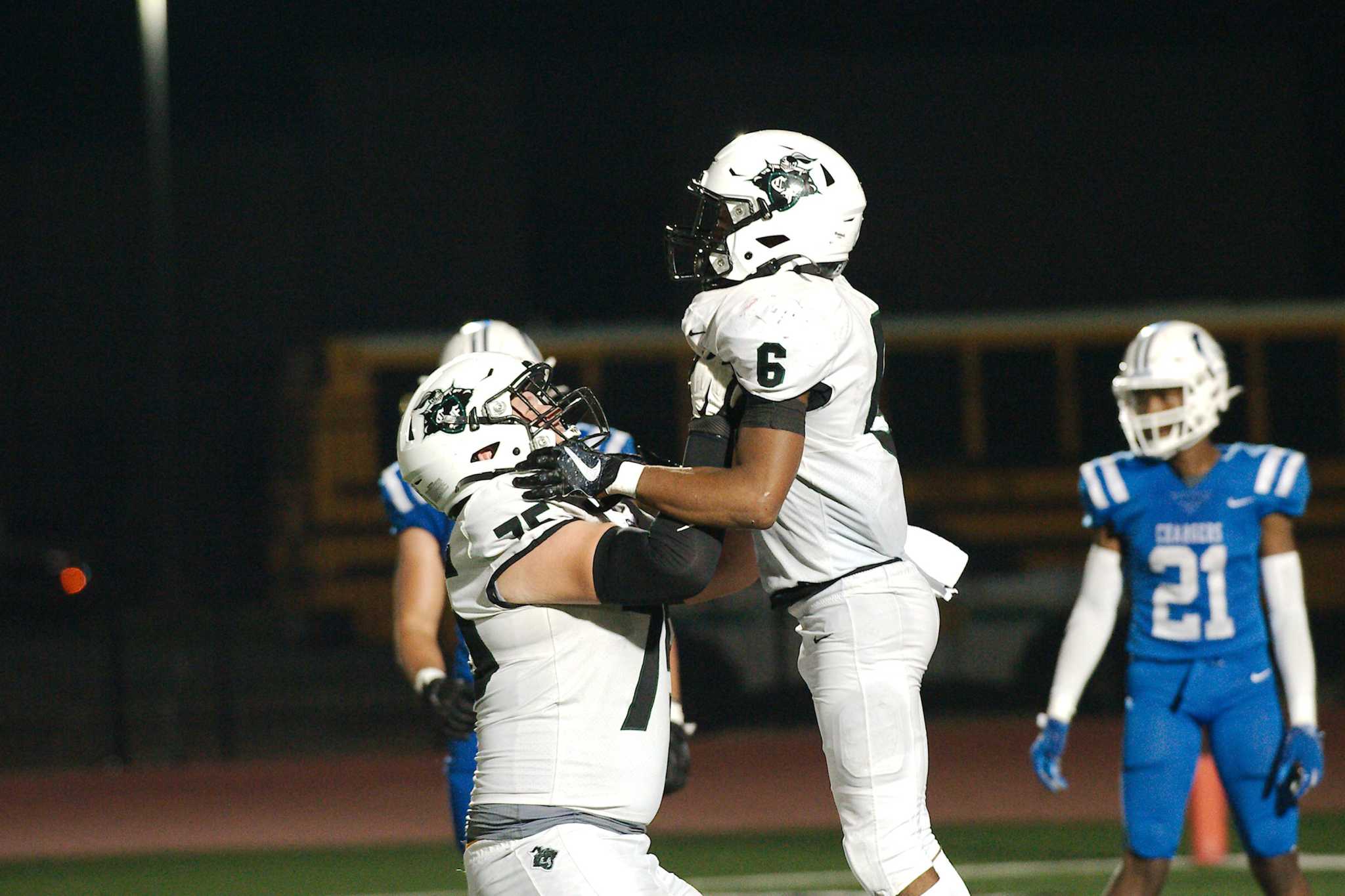 High school football Experienced Oline a force for Clear Falls