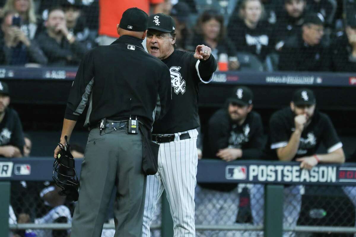 Chicago White Sox Manger Tony La Russa has words with the umpires