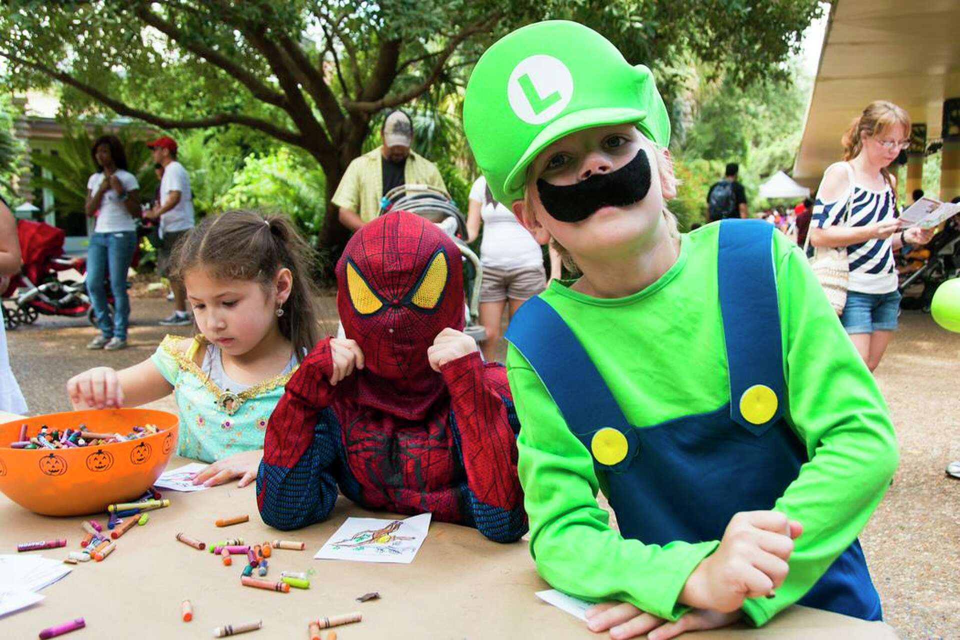 Houston Halloween events for kids and families with costumes and candy