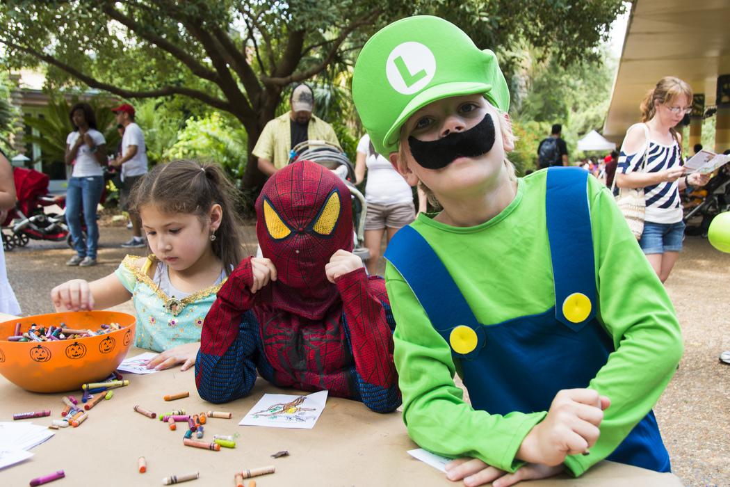 Houston Halloween events for kids and families with costumes and candy