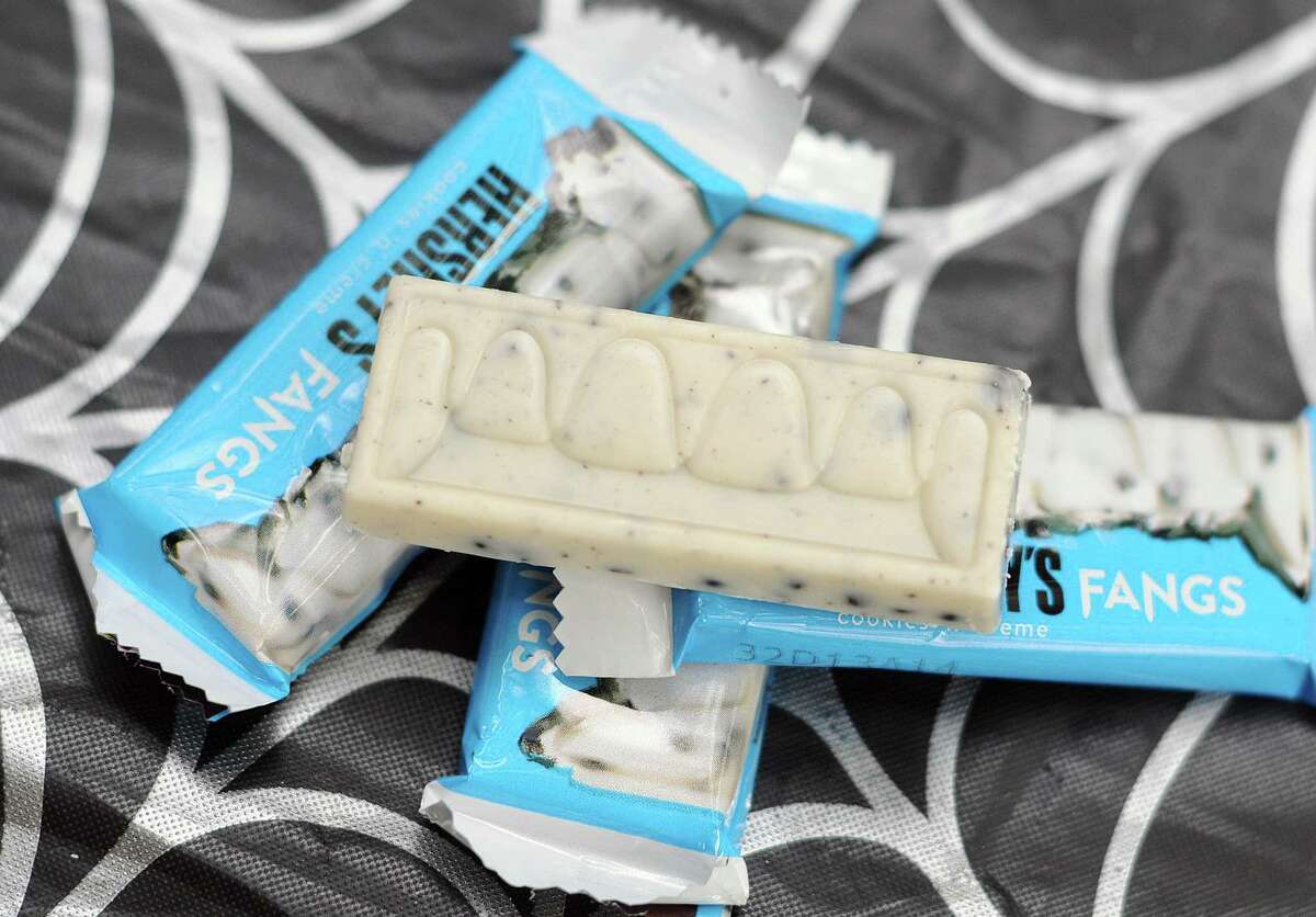M&M's Halloween White Candy Corn Chocolate Candy Bag, 8 oz - Fry's