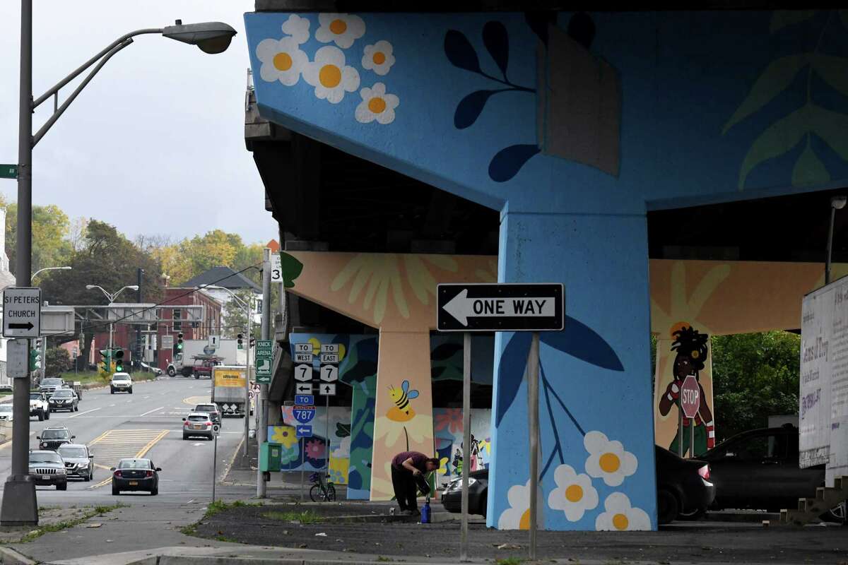 Why the blank face? Schenectady art lovers aim to remedy lack of murals
