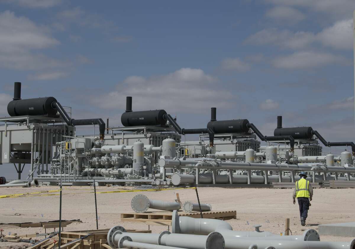 Pinon Midstream's Dark Horse sour gas treating and carbon capture facility in southeastern New Mexico is in operation. The company says demand has prompted it to accelerate expansion plans.