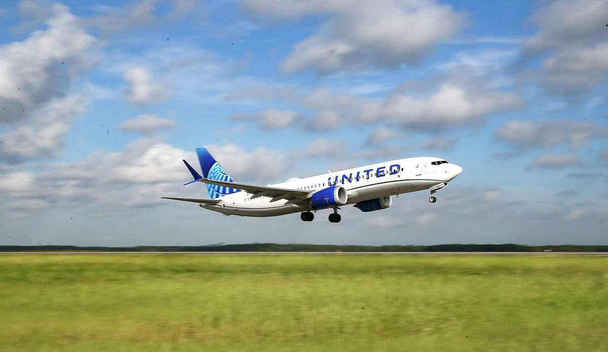 United Airlines test flight with 100 percent sustainable aviation fuel takes off from IAH in Houston on Wednesday, Oct. 13, 2021. The airline is hoping to have its whole fleet be sustainable in 2050.