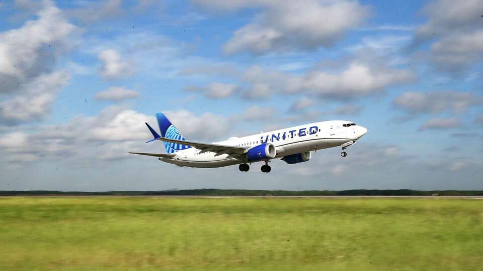 United Airlines test flight with 100 percent sustainable aviation fuel takes off from IAH in Houston on Wednesday, Oct. 13, 2021. The airline is hoping to have its whole fleet be sustainable in 2050.