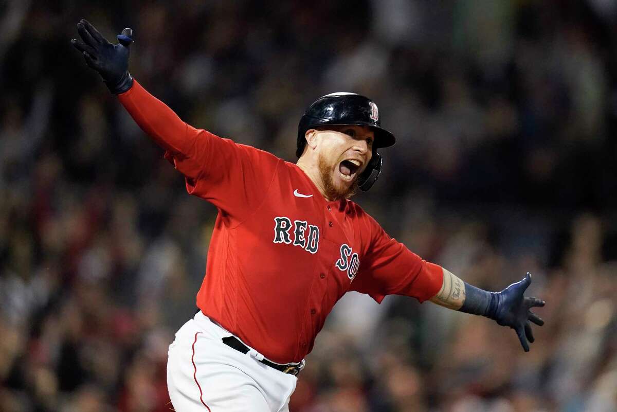 Red Sox: E-Rod, Dalbec test positive for COVID-19